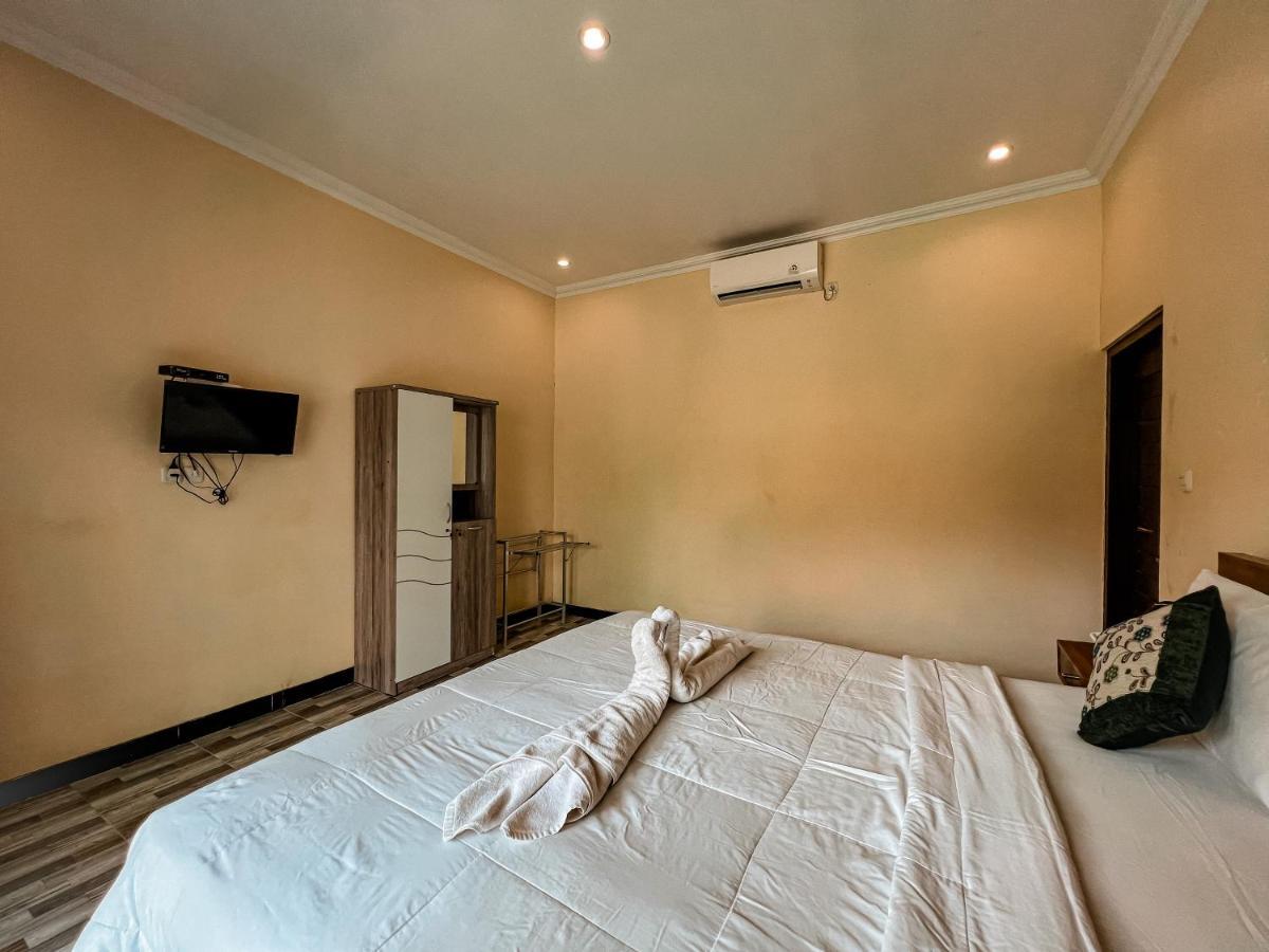Gayatri Bungalows Batununggul Exterior foto
